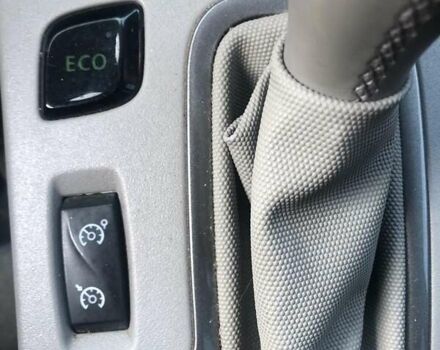 Черный Рено Зое, объемом двигателя 0 л и пробегом 165 тыс. км за 9500 $, фото 18 на Automoto.ua