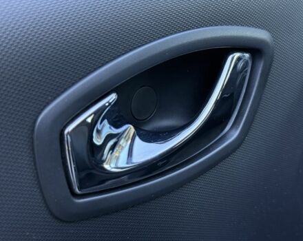 Черный Рено Зое, объемом двигателя 0 л и пробегом 21 тыс. км за 10318 $, фото 11 на Automoto.ua