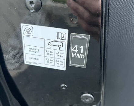 Черный Рено Зое, объемом двигателя 0 л и пробегом 100 тыс. км за 9200 $, фото 20 на Automoto.ua