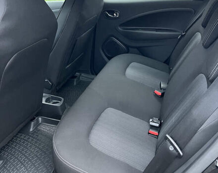 Черный Рено Зое, объемом двигателя 0 л и пробегом 100 тыс. км за 9200 $, фото 13 на Automoto.ua