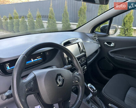 Черный Рено Зое, объемом двигателя 0 л и пробегом 152 тыс. км за 8700 $, фото 7 на Automoto.ua