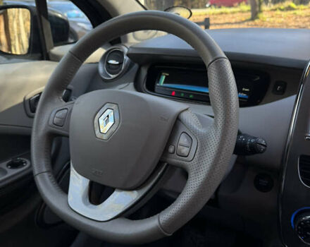 Чорний Рено Зое, об'ємом двигуна 0 л та пробігом 70 тис. км за 9999 $, фото 26 на Automoto.ua