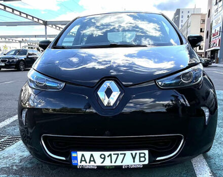 Черный Рено Зое, объемом двигателя 0 л и пробегом 98 тыс. км за 9500 $, фото 1 на Automoto.ua