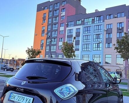 Черный Рено Зое, объемом двигателя 0 л и пробегом 178 тыс. км за 9700 $, фото 2 на Automoto.ua