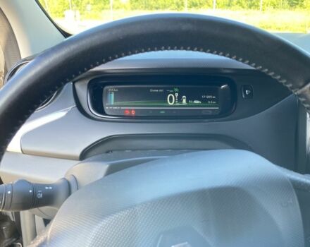 Черный Рено Зое, объемом двигателя 0 л и пробегом 169 тыс. км за 8500 $, фото 6 на Automoto.ua