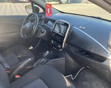 Черный Рено Зое, объемом двигателя 0 л и пробегом 178 тыс. км за 8400 $, фото 15 на Automoto.ua