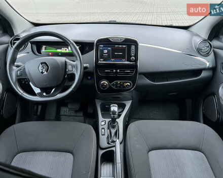 Черный Рено Зое, объемом двигателя 0 л и пробегом 100 тыс. км за 9200 $, фото 21 на Automoto.ua