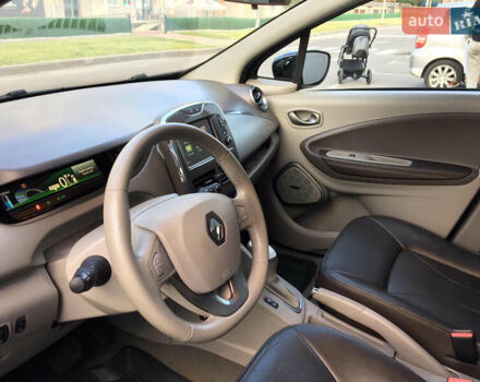 Черный Рено Зое, объемом двигателя 0 л и пробегом 30 тыс. км за 13500 $, фото 2 на Automoto.ua