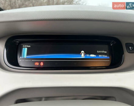 Черный Рено Зое, объемом двигателя 0 л и пробегом 51 тыс. км за 10400 $, фото 18 на Automoto.ua