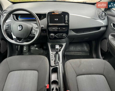 Черный Рено Зое, объемом двигателя 0 л и пробегом 92 тыс. км за 9299 $, фото 17 на Automoto.ua