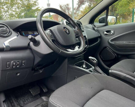 Черный Рено Зое, объемом двигателя 0 л и пробегом 92 тыс. км за 9299 $, фото 8 на Automoto.ua