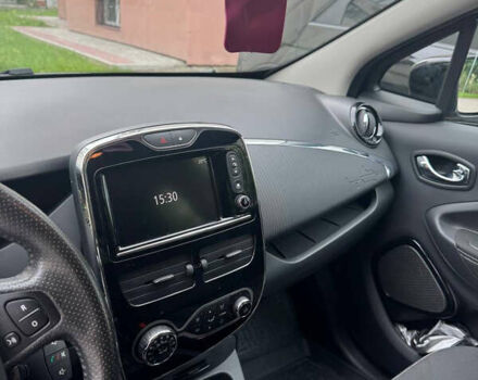 Чорний Рено Зое, об'ємом двигуна 0 л та пробігом 56 тис. км за 10200 $, фото 7 на Automoto.ua