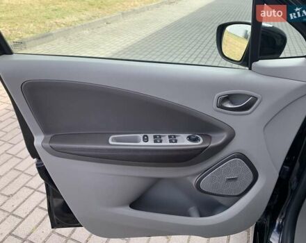 Черный Рено Зое, объемом двигателя 0 л и пробегом 33 тыс. км за 11999 $, фото 15 на Automoto.ua