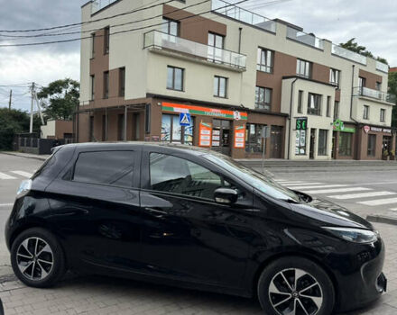 Черный Рено Зое, объемом двигателя 0 л и пробегом 81 тыс. км за 8800 $, фото 4 на Automoto.ua