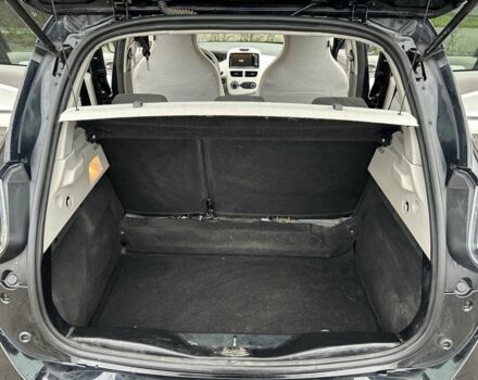 Черный Рено Зое, объемом двигателя 0 л и пробегом 51 тыс. км за 10400 $, фото 21 на Automoto.ua