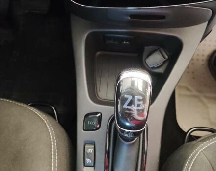 Чорний Рено Зое, об'ємом двигуна 0 л та пробігом 88 тис. км за 11000 $, фото 4 на Automoto.ua