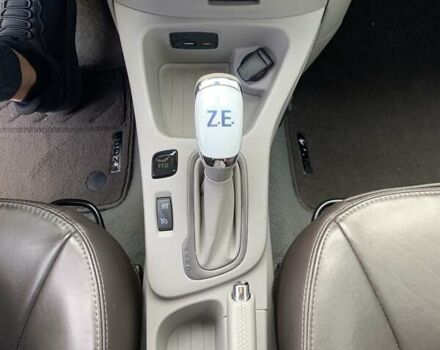 Черный Рено Зое, объемом двигателя 0 л и пробегом 33 тыс. км за 11999 $, фото 23 на Automoto.ua