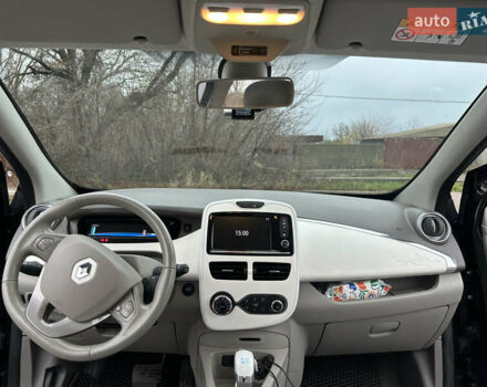 Черный Рено Зое, объемом двигателя 0 л и пробегом 51 тыс. км за 10400 $, фото 19 на Automoto.ua