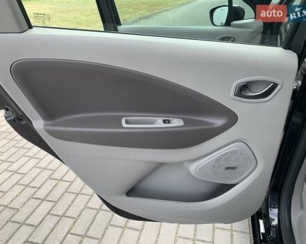 Черный Рено Зое, объемом двигателя 0 л и пробегом 33 тыс. км за 11999 $, фото 34 на Automoto.ua