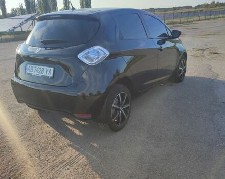 Черный Рено Зое, объемом двигателя 0 л и пробегом 128 тыс. км за 9600 $, фото 4 на Automoto.ua