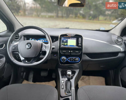 Черный Рено Зое, объемом двигателя 0 л и пробегом 85 тыс. км за 9600 $, фото 21 на Automoto.ua