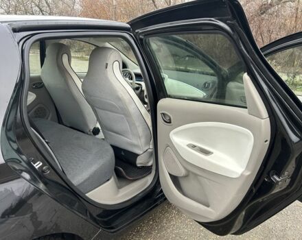 Черный Рено Зое, объемом двигателя 0 л и пробегом 51 тыс. км за 10400 $, фото 13 на Automoto.ua