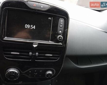 Черный Рено Зое, объемом двигателя 0 л и пробегом 100 тыс. км за 8998 $, фото 20 на Automoto.ua