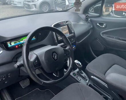 Черный Рено Зое, объемом двигателя 0 л и пробегом 81 тыс. км за 9799 $, фото 6 на Automoto.ua