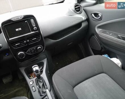 Черный Рено Зое, объемом двигателя 0 л и пробегом 100 тыс. км за 8998 $, фото 12 на Automoto.ua