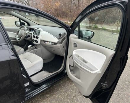 Черный Рено Зое, объемом двигателя 0 л и пробегом 51 тыс. км за 10400 $, фото 12 на Automoto.ua