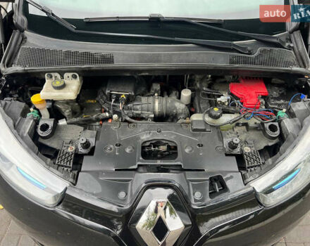 Черный Рено Зое, объемом двигателя 0 л и пробегом 92 тыс. км за 9299 $, фото 16 на Automoto.ua