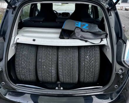 Черный Рено Зое, объемом двигателя 0 л и пробегом 58 тыс. км за 9200 $, фото 4 на Automoto.ua