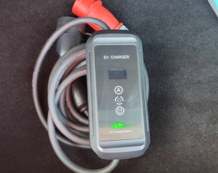 Черный Рено Зое, объемом двигателя 0 л и пробегом 128 тыс. км за 9600 $, фото 15 на Automoto.ua