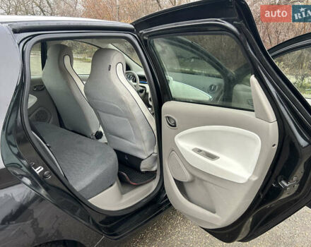 Черный Рено Зое, объемом двигателя 0 л и пробегом 51 тыс. км за 10400 $, фото 13 на Automoto.ua