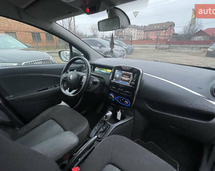 Черный Рено Зое, объемом двигателя 0 л и пробегом 81 тыс. км за 9799 $, фото 17 на Automoto.ua