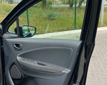 Черный Рено Зое, объемом двигателя 0 л и пробегом 92 тыс. км за 9299 $, фото 13 на Automoto.ua