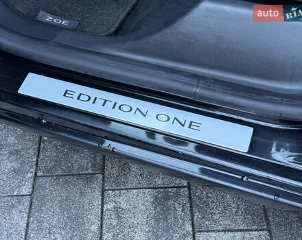 Черный Рено Зое, объемом двигателя 0 л и пробегом 129 тыс. км за 13700 $, фото 18 на Automoto.ua