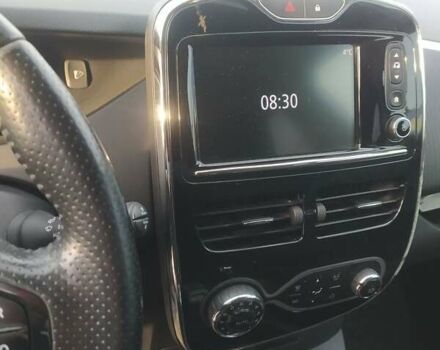 Чорний Рено Зое, об'ємом двигуна 0 л та пробігом 97 тис. км за 9700 $, фото 17 на Automoto.ua