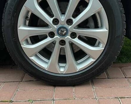 Чорний Рено Зое, об'ємом двигуна 0 л та пробігом 93 тис. км за 12900 $, фото 19 на Automoto.ua