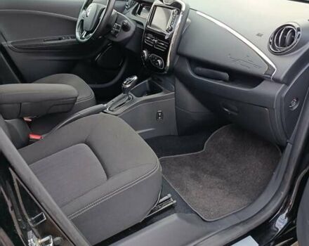 Черный Рено Зое, объемом двигателя 0 л и пробегом 51 тыс. км за 11000 $, фото 4 на Automoto.ua