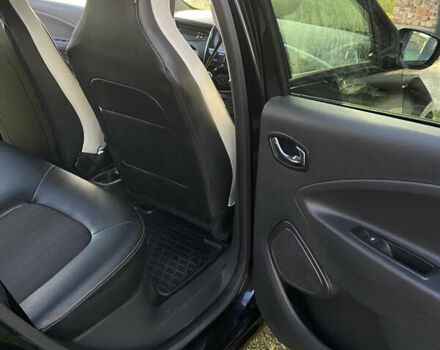 Черный Рено Зое, объемом двигателя 0 л и пробегом 49 тыс. км за 10900 $, фото 8 на Automoto.ua