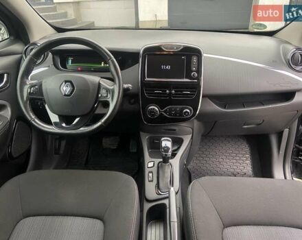 Чорний Рено Зое, об'ємом двигуна 0 л та пробігом 98 тис. км за 9999 $, фото 17 на Automoto.ua