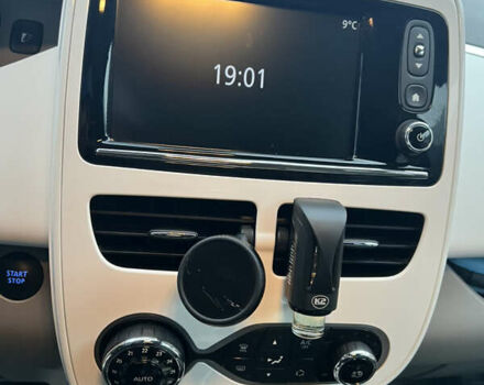 Чорний Рено Зое, об'ємом двигуна 0 л та пробігом 17 тис. км за 11500 $, фото 9 на Automoto.ua