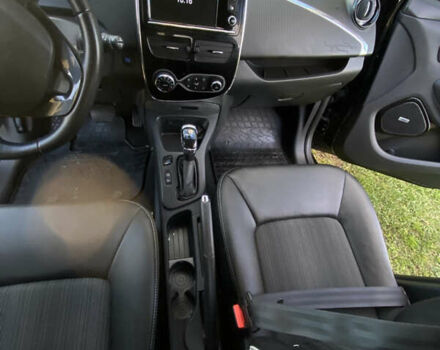 Черный Рено Зое, объемом двигателя 0 л и пробегом 49 тыс. км за 10900 $, фото 5 на Automoto.ua