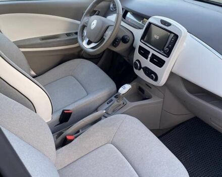 Черный Рено Зое, объемом двигателя 0 л и пробегом 15 тыс. км за 10650 $, фото 23 на Automoto.ua