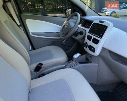 Черный Рено Зое, объемом двигателя 0 л и пробегом 25 тыс. км за 9999 $, фото 5 на Automoto.ua