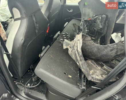 Черный Рено Зое, объемом двигателя 0 л и пробегом 45 тыс. км за 6100 $, фото 5 на Automoto.ua