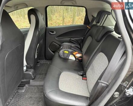 Черный Рено Зое, объемом двигателя 0 л и пробегом 123 тыс. км за 14200 $, фото 13 на Automoto.ua