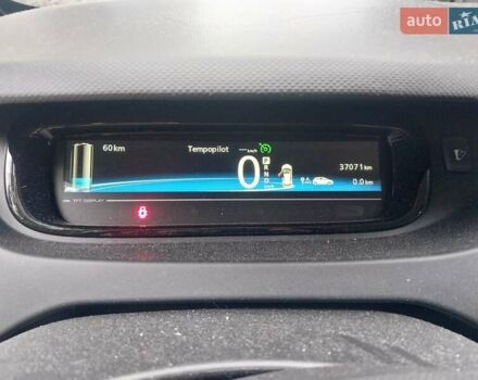 Черный Рено Зое, объемом двигателя 0 л и пробегом 37 тыс. км за 9999 $, фото 30 на Automoto.ua