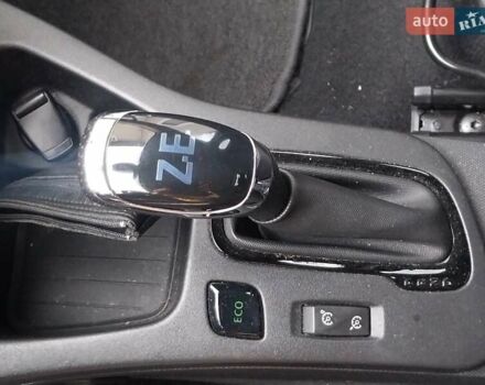 Черный Рено Зое, объемом двигателя 0 л и пробегом 37 тыс. км за 9999 $, фото 38 на Automoto.ua